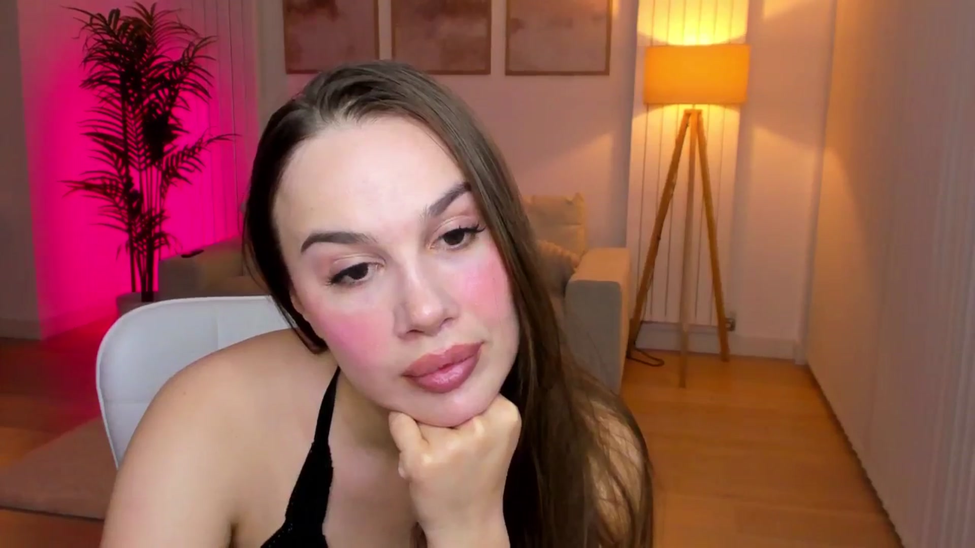 Gallery image thumbnail from XMirrabbellaX's myfreecams stream on, 08/15/2025, 23:10 image 17 of 20
