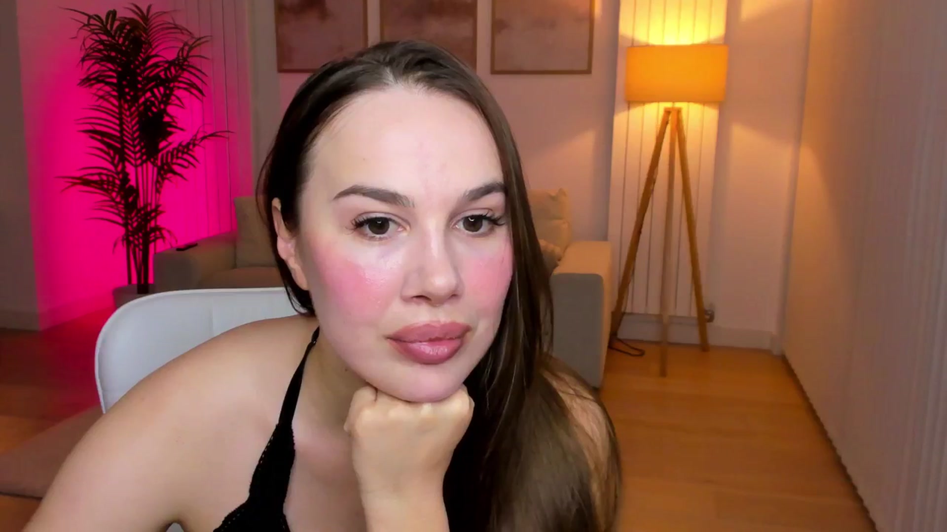 Gallery image thumbnail from XMirrabbellaX's myfreecams stream on, 08/15/2025, 23:10 image 12 of 20