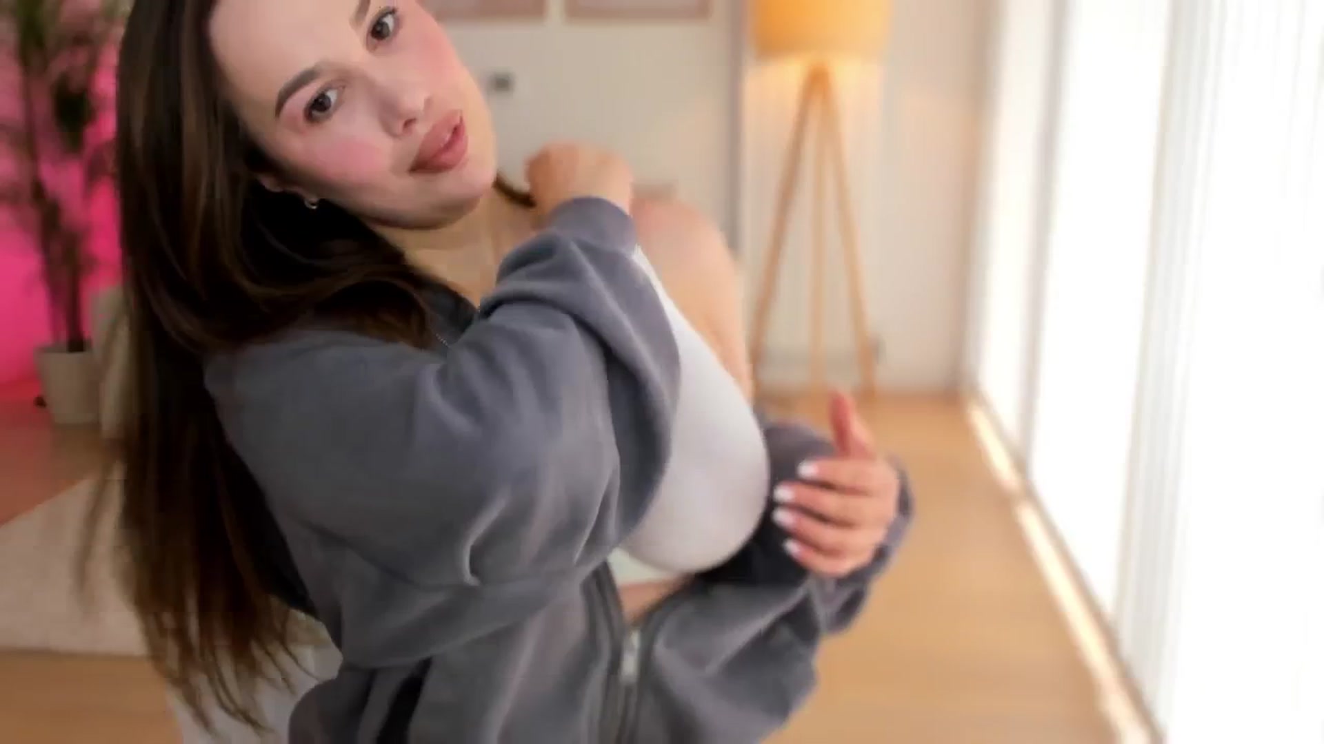 Gallery image thumbnail from XMirrabbellaX's myfreecams stream on, 08/20/2025, 13:07 image 20 of 20