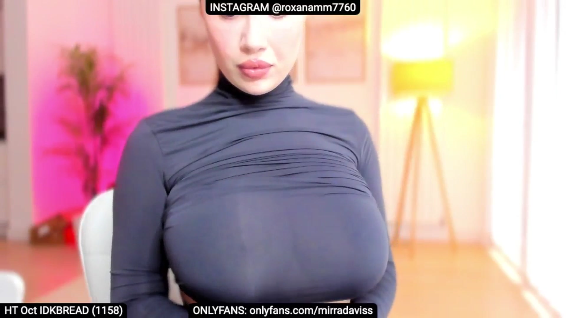 Gallery image thumbnail from XMirrabbellaX's myfreecams stream on, 10/15/2025, 16:03 image 12 of 20