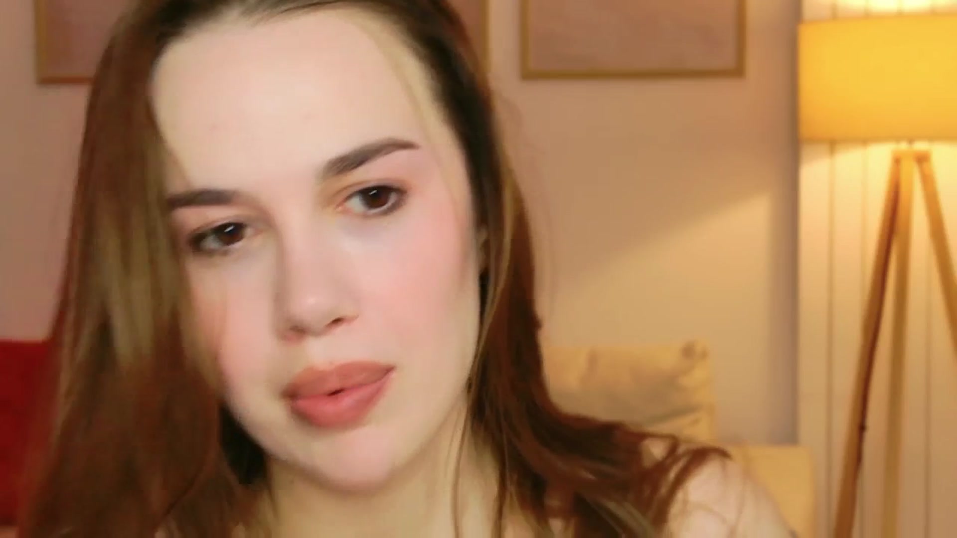Gallery image thumbnail from XMirrabbellaX's myfreecams stream on, 11/06/2025, 17:20 image 16 of 20