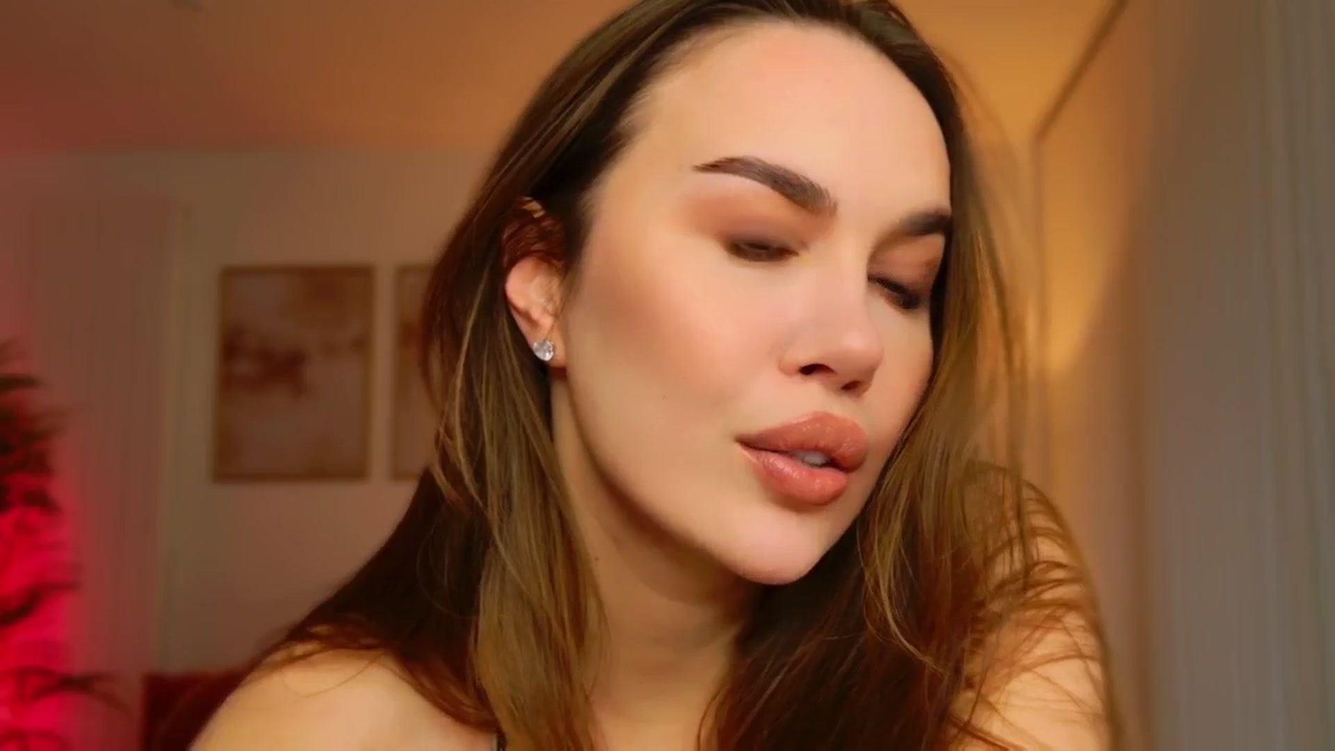 Gallery image thumbnail from XMirrabbellaX's myfreecams stream on, 11/20/2025, 16:28 image 12 of 20