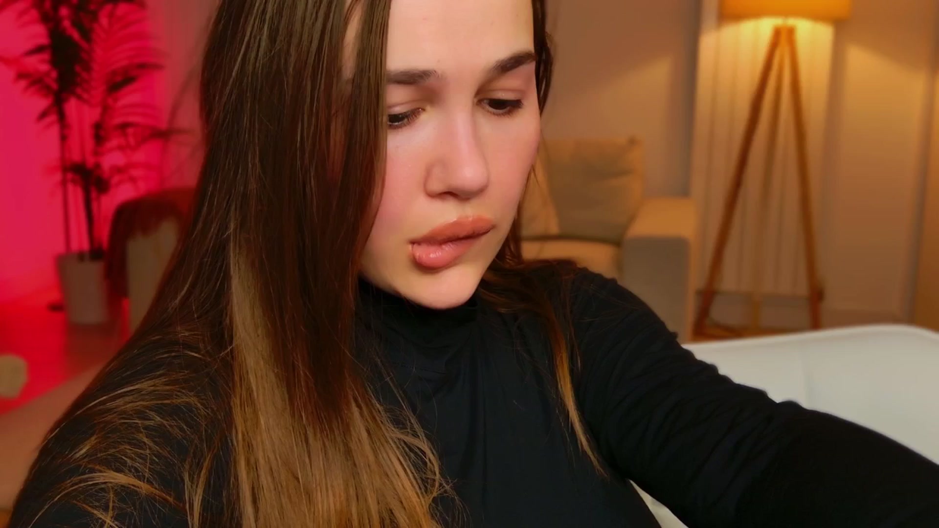 Gallery image thumbnail from XMirrabbellaX's myfreecams stream on, 11/24/2025, 16:42 image 15 of 20