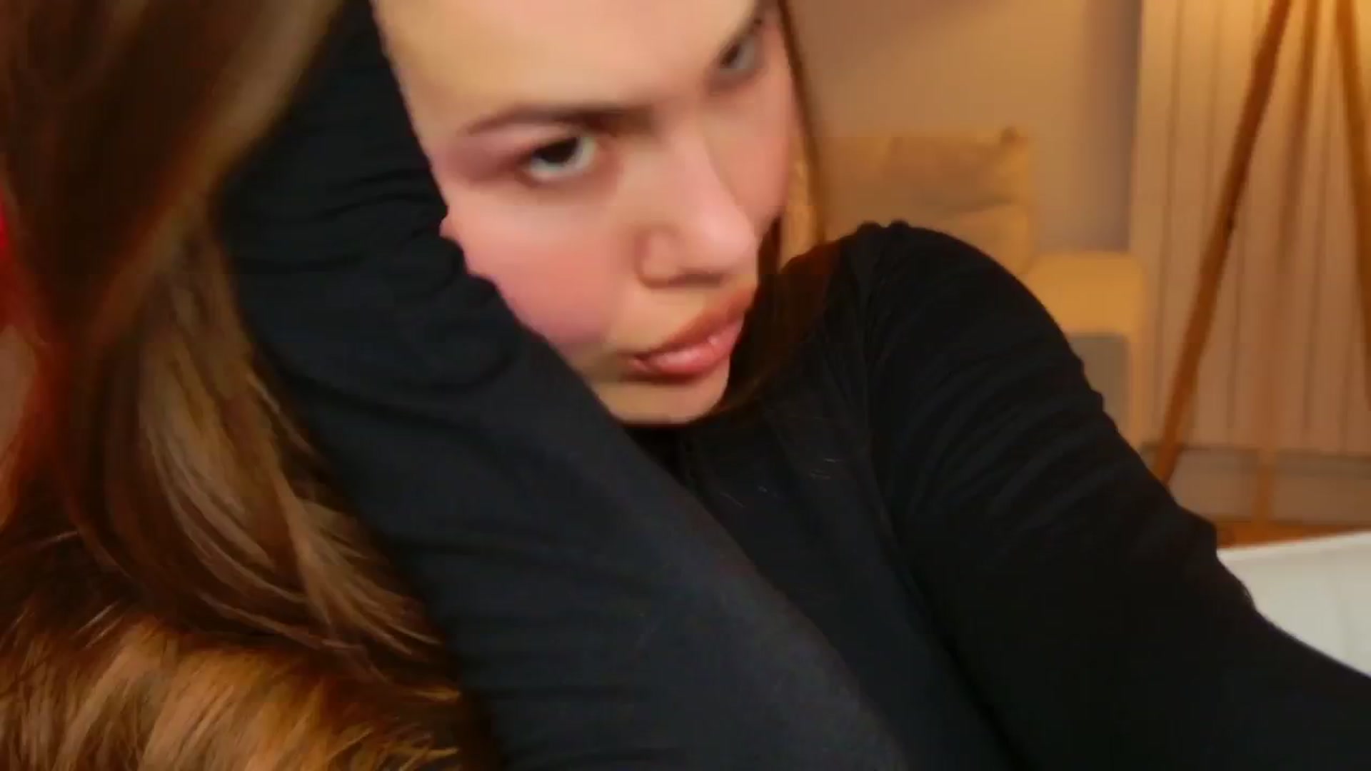 Gallery image thumbnail from XMirrabbellaX's myfreecams stream on, 11/24/2025, 16:42 image 8 of 20