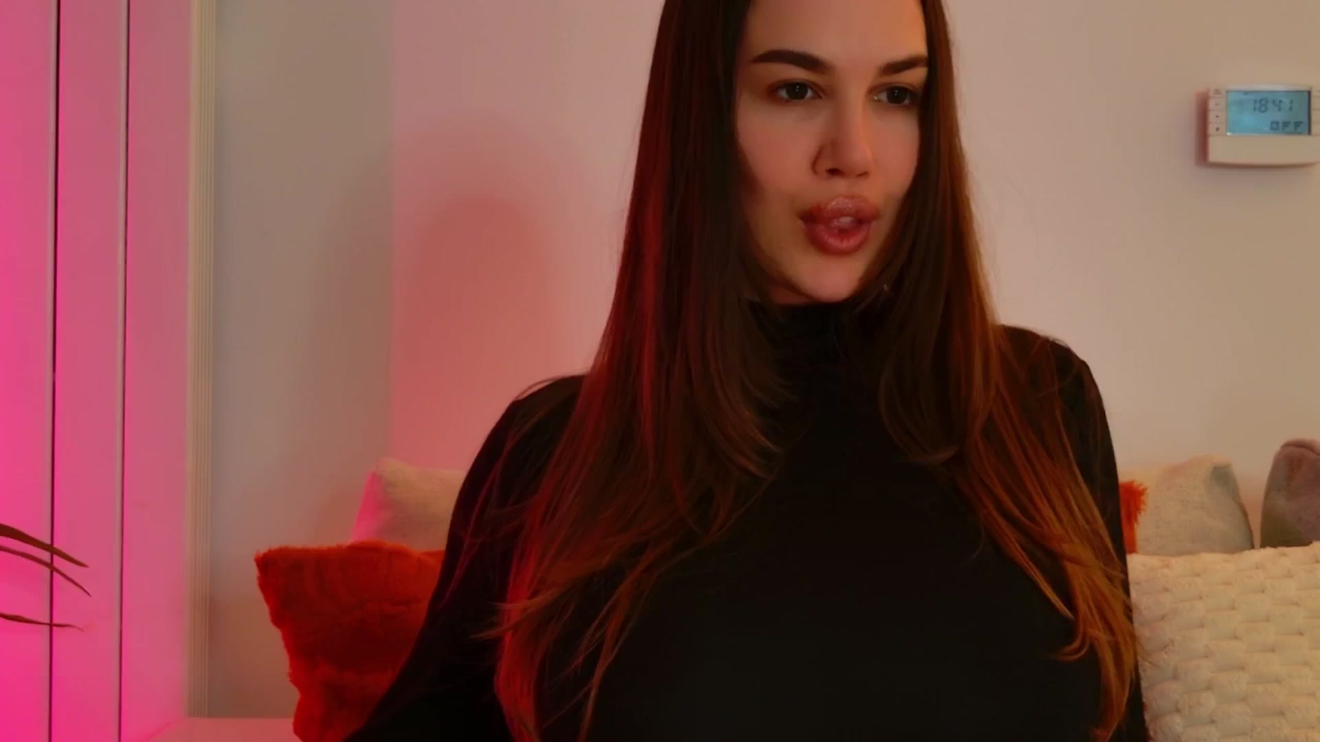 Gallery image thumbnail from XMirrabbellaX's myfreecams stream on, 12/18/2025, 14:47 image 18 of 20
