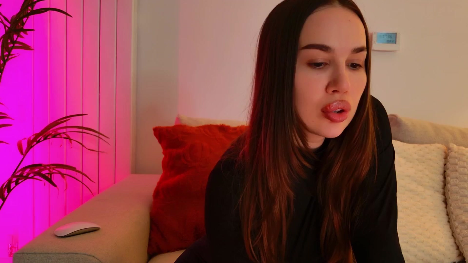 Gallery image thumbnail from XMirrabbellaX's myfreecams stream on, 12/18/2025, 14:47 image 3 of 20