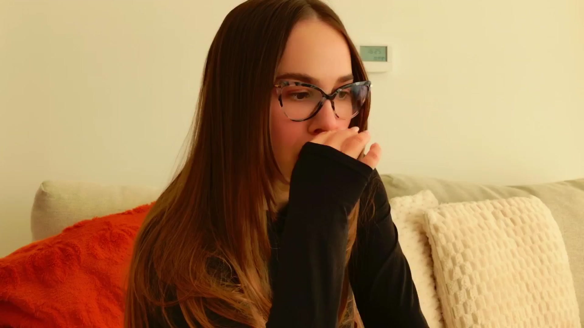 Gallery image thumbnail from XMirrabbellaX's myfreecams stream on, 12/19/2025, 14:18 image 1 of 20