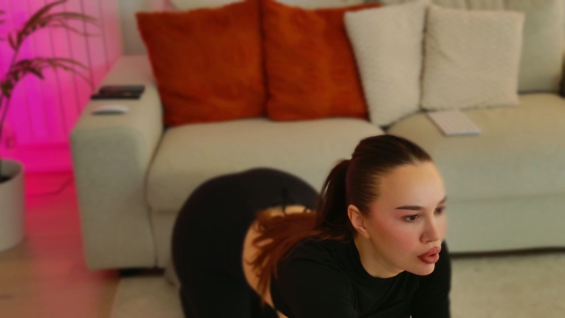 Gallery image thumbnail from XMirrabbellaX's myfreecams stream on, 01/22/2026, 12:54 image 6 of 20