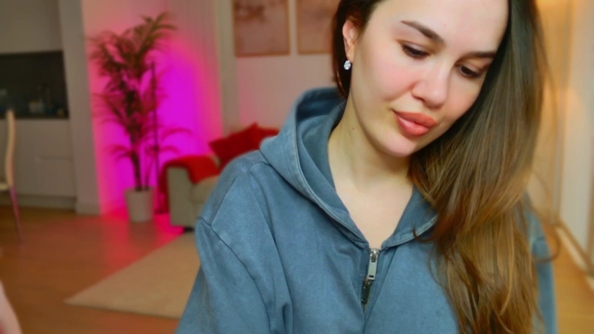 Gallery image thumbnail from XMirrabbellaX's myfreecams stream on, 02/10/2026, 13:48 image 6 of 20