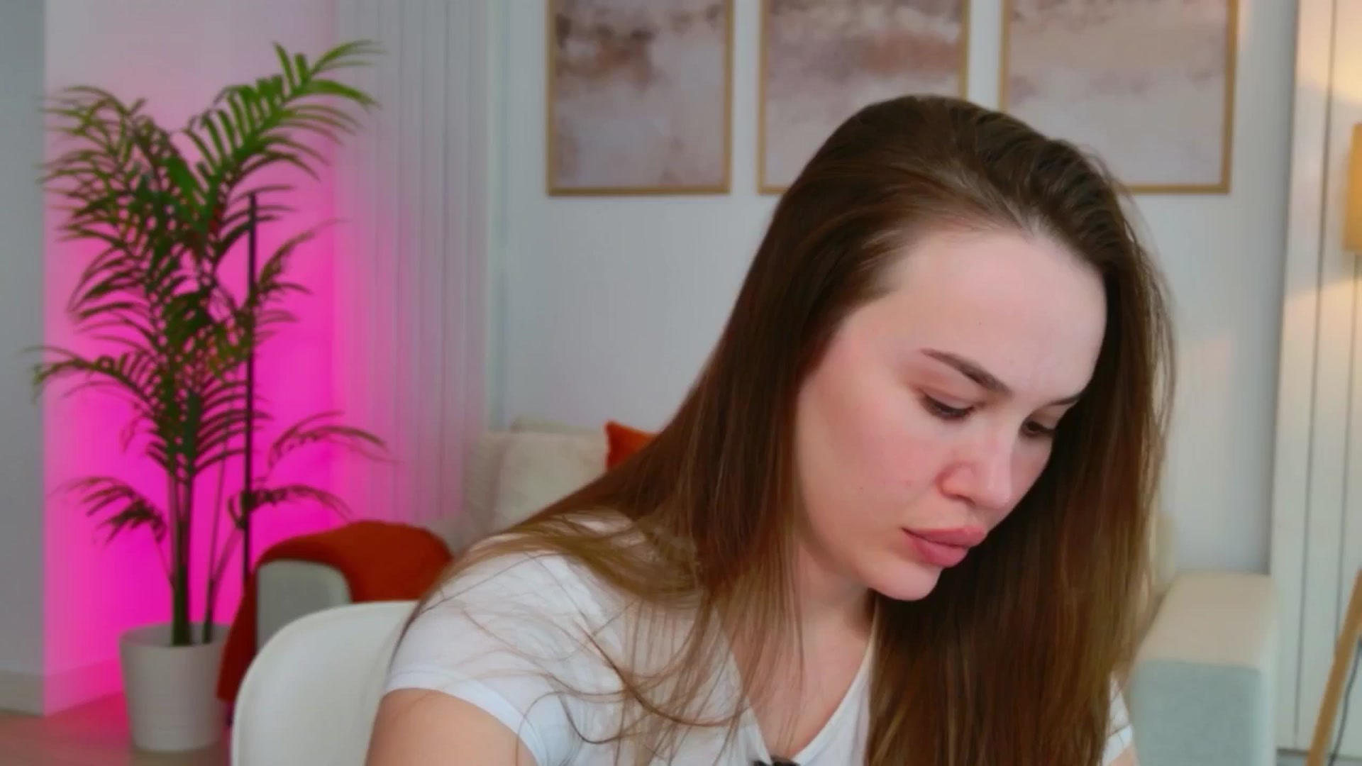 Gallery image thumbnail from XMirrabbellaX's myfreecams stream on, 02/25/2026, 14:59 image 15 of 20
