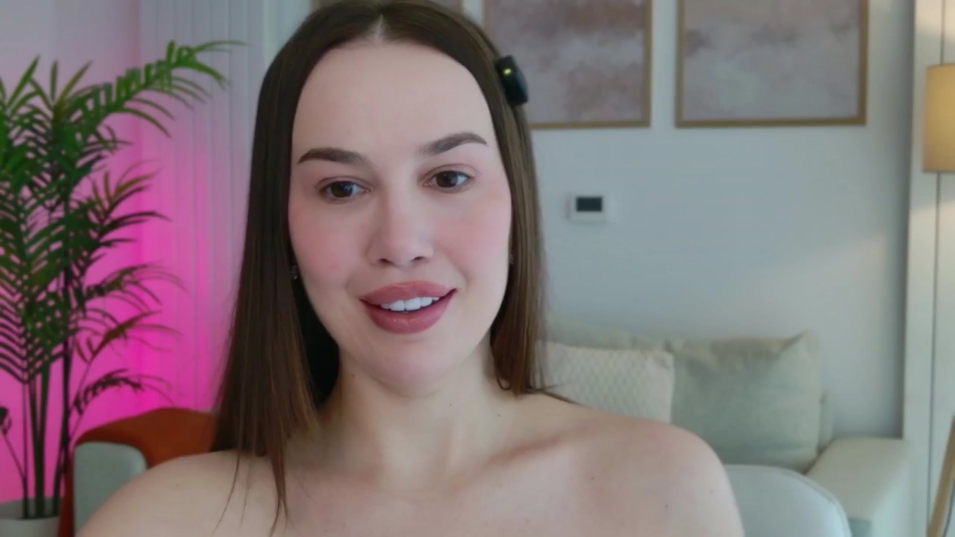 Gallery image thumbnail from XMirrabbellaX's myfreecams stream on, 03/09/2026, 11:46 image 9 of 20