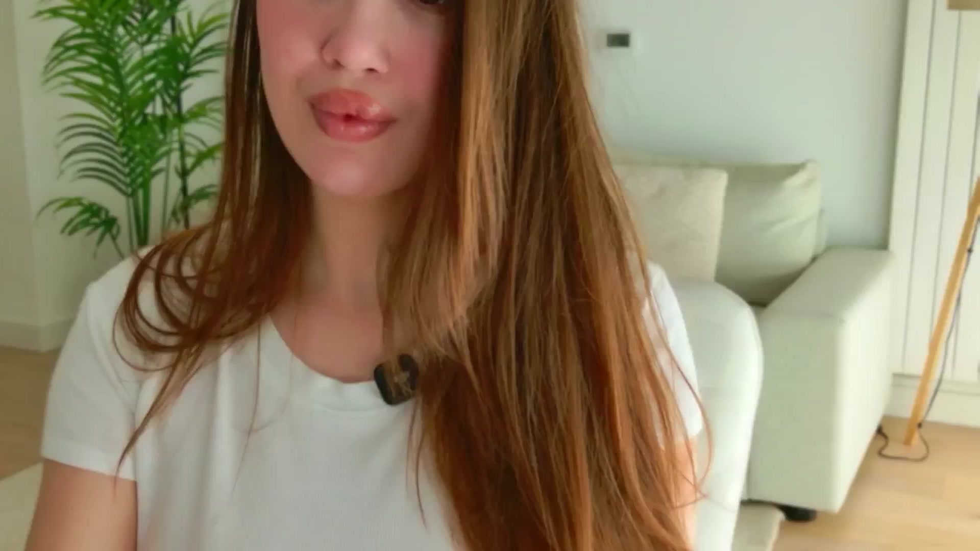 Gallery image thumbnail from XMirrabbellaX's myfreecams stream on, 03/18/2026, 13:03 image 11 of 20