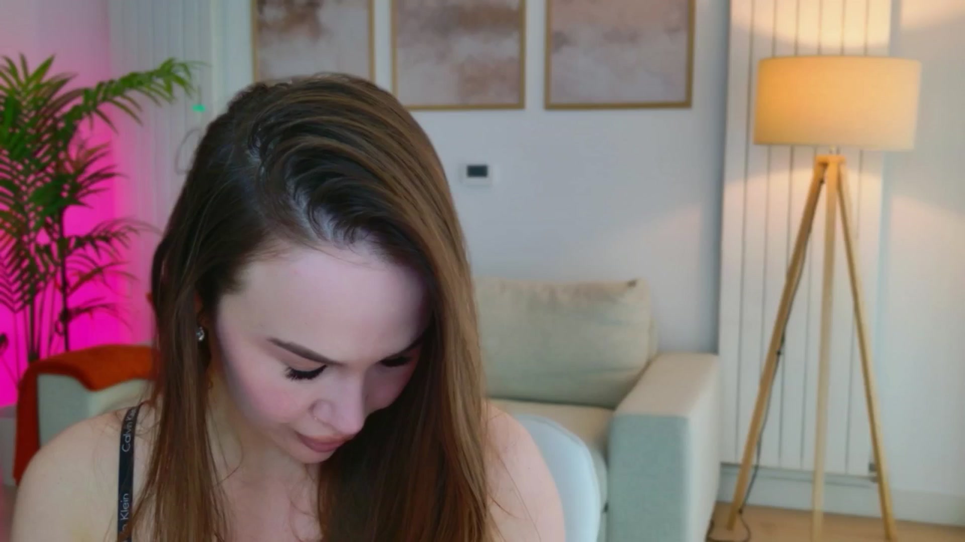 Gallery image thumbnail from XMirrabbellaX's myfreecams stream on, 03/24/2026, 14:38 image 4 of 20