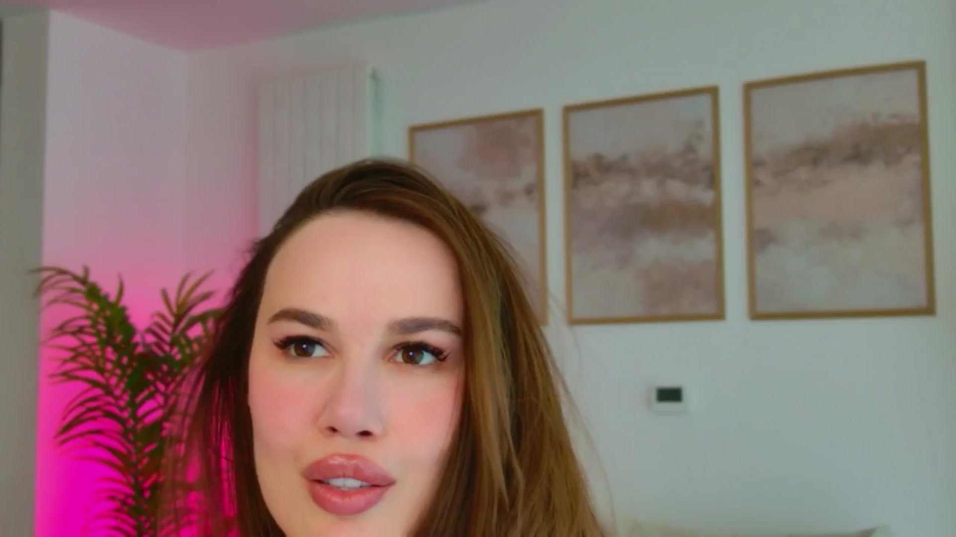 Gallery image thumbnail from XMirrabbellaX's myfreecams stream on, 04/22/2026, 15:00 image 20 of 20