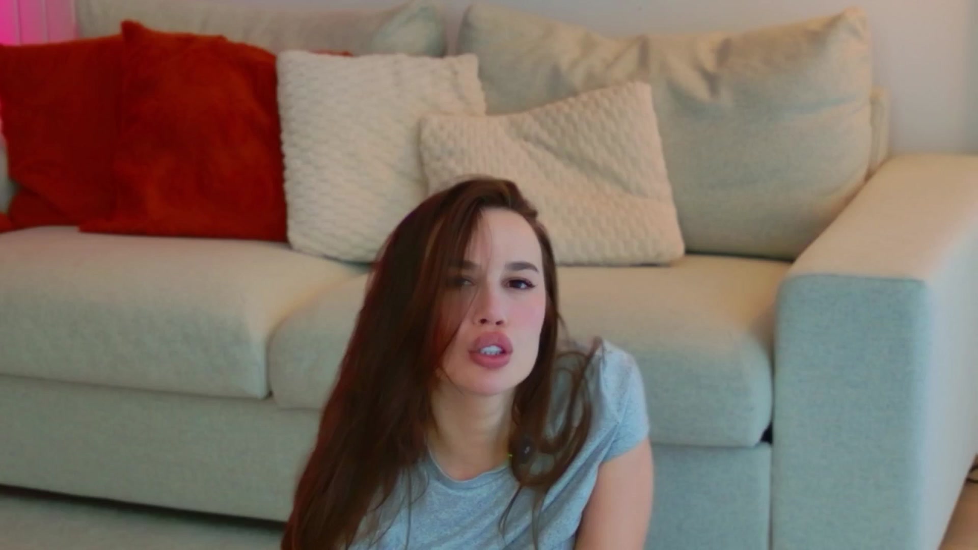 Gallery image thumbnail from XMirrabbellaX's myfreecams stream on, 04/24/2026, 16:04 image 3 of 20