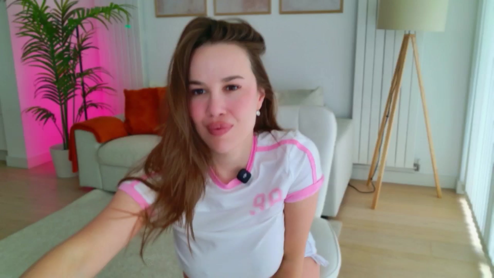 Gallery image thumbnail from XMirrabbellaX's myfreecams stream on, 04/29/2026, 14:11 image 2 of 20