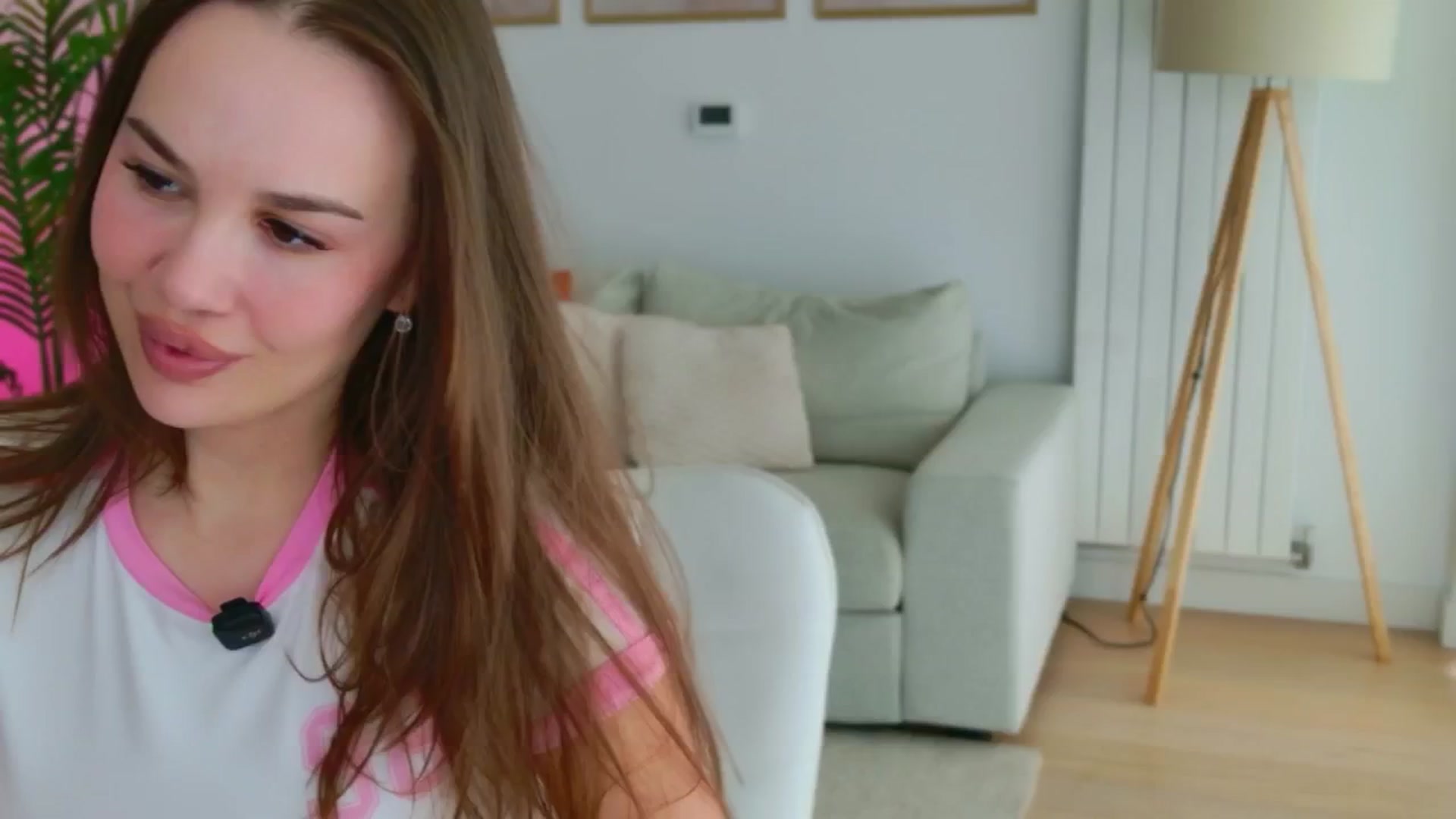 Gallery image thumbnail from XMirrabbellaX's myfreecams stream on, 04/29/2026, 14:11 image 5 of 20