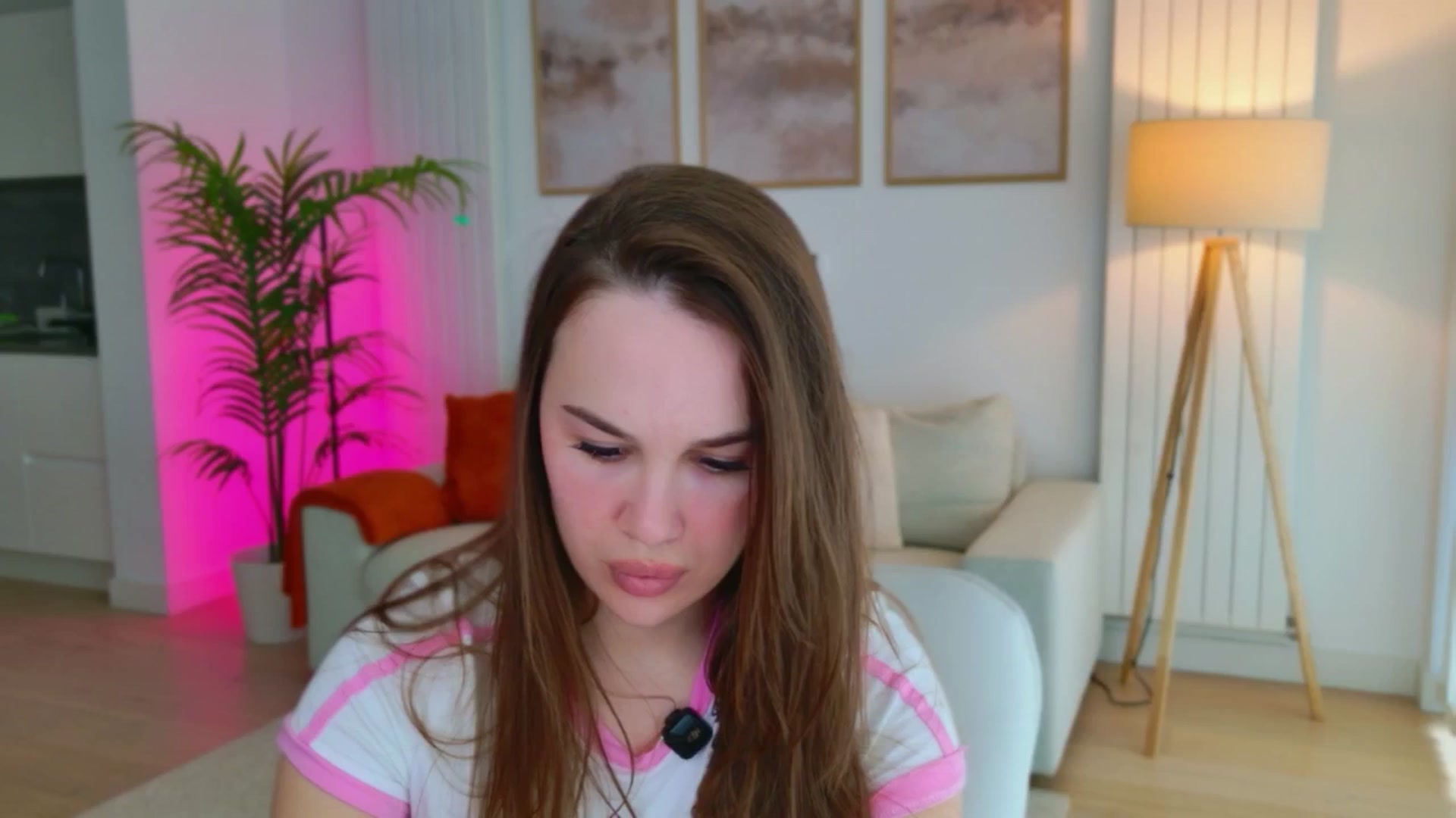 Gallery image thumbnail from XMirrabbellaX's myfreecams stream on, 04/29/2026, 16:12 image 5 of 20