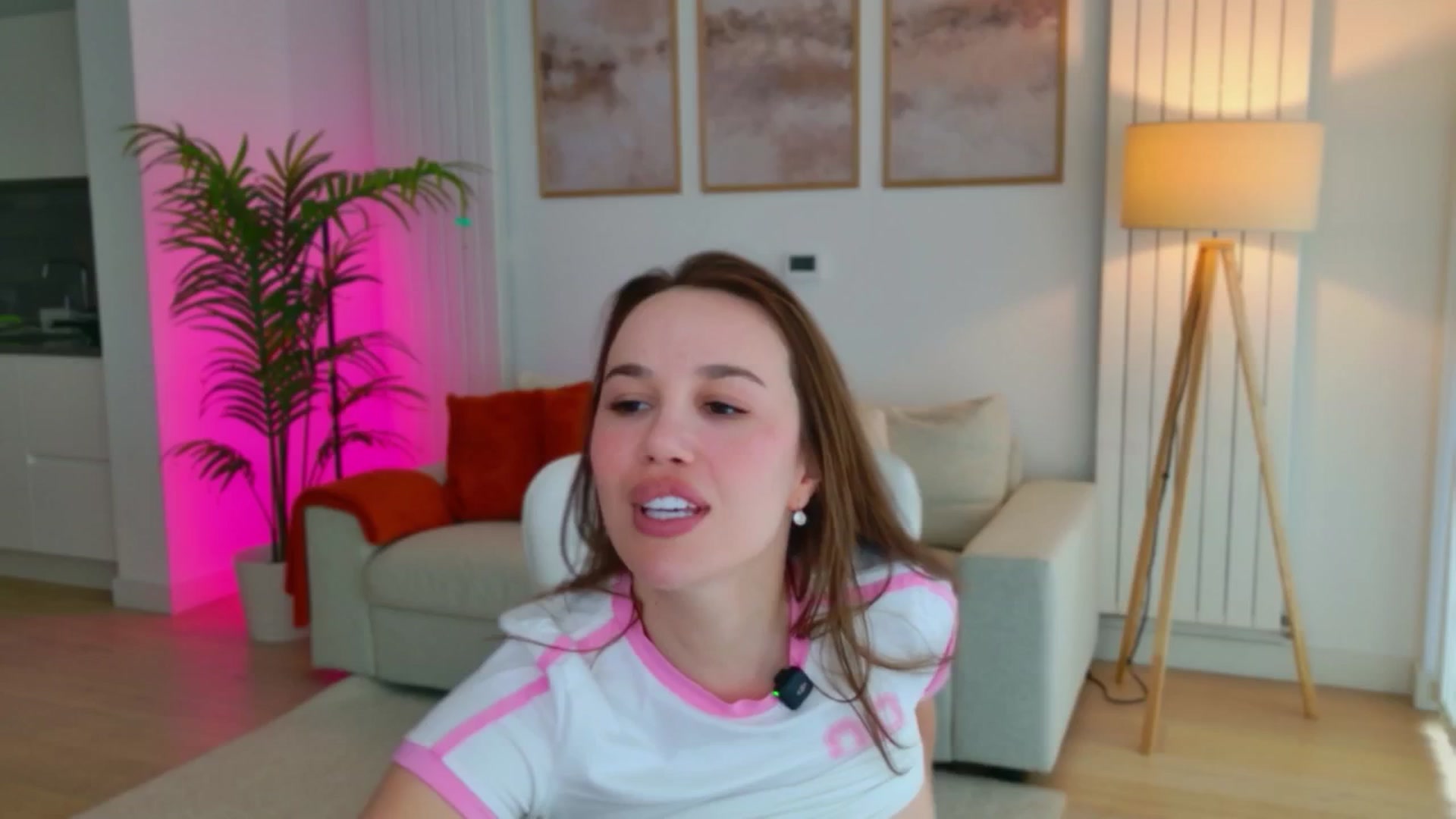 Gallery image thumbnail from XMirrabbellaX's myfreecams stream on, 04/29/2026, 16:12 image 8 of 20