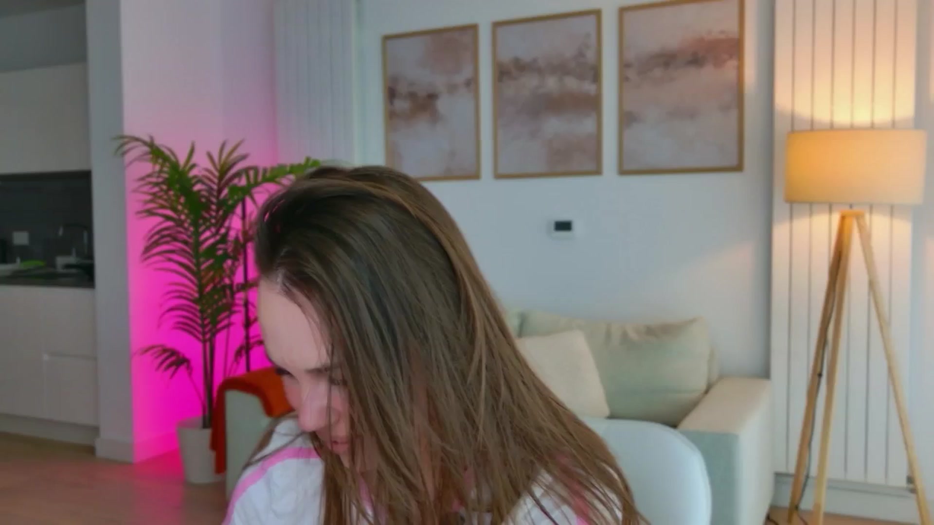 Gallery image thumbnail from XMirrabbellaX's myfreecams stream on, 04/29/2026, 16:12 image 13 of 20