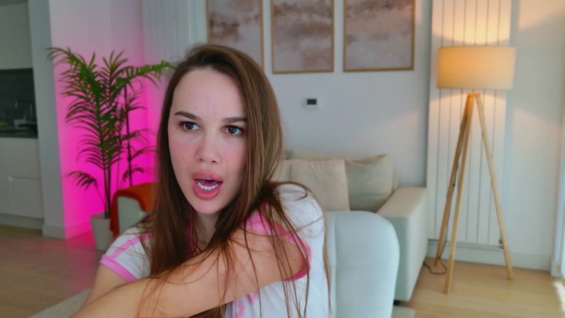 Gallery image thumbnail from XMirrabbellaX's myfreecams stream on, 04/29/2026, 16:12 image 1 of 20