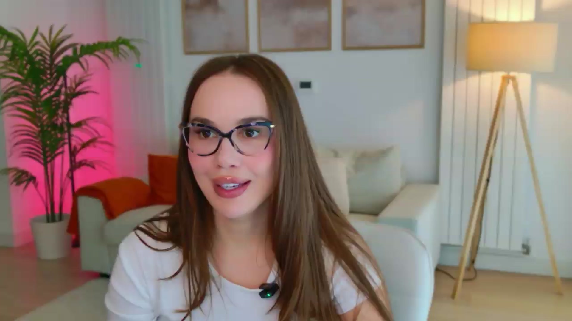 Gallery image thumbnail from XMirrabbellaX's myfreecams stream on, 05/13/2026, 14:02 image 8 of 20