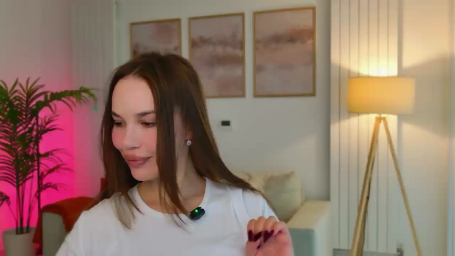 Gallery image thumbnail from XMirrabbellaX's myfreecams stream on, 05/13/2026, 14:02 image 1 of 20