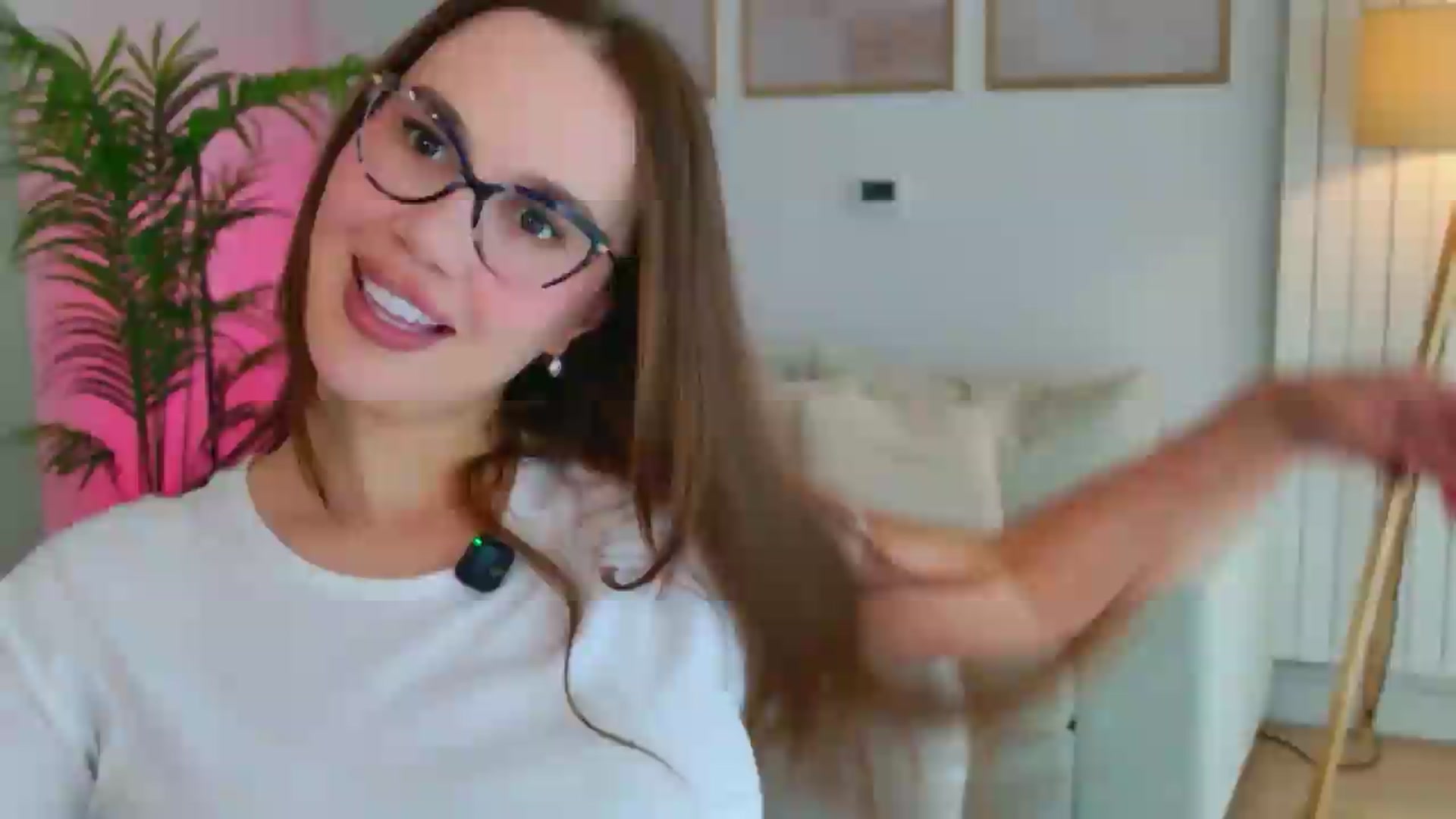 Gallery image thumbnail from XMirrabbellaX's myfreecams stream on, 05/13/2026, 14:02 image 20 of 20