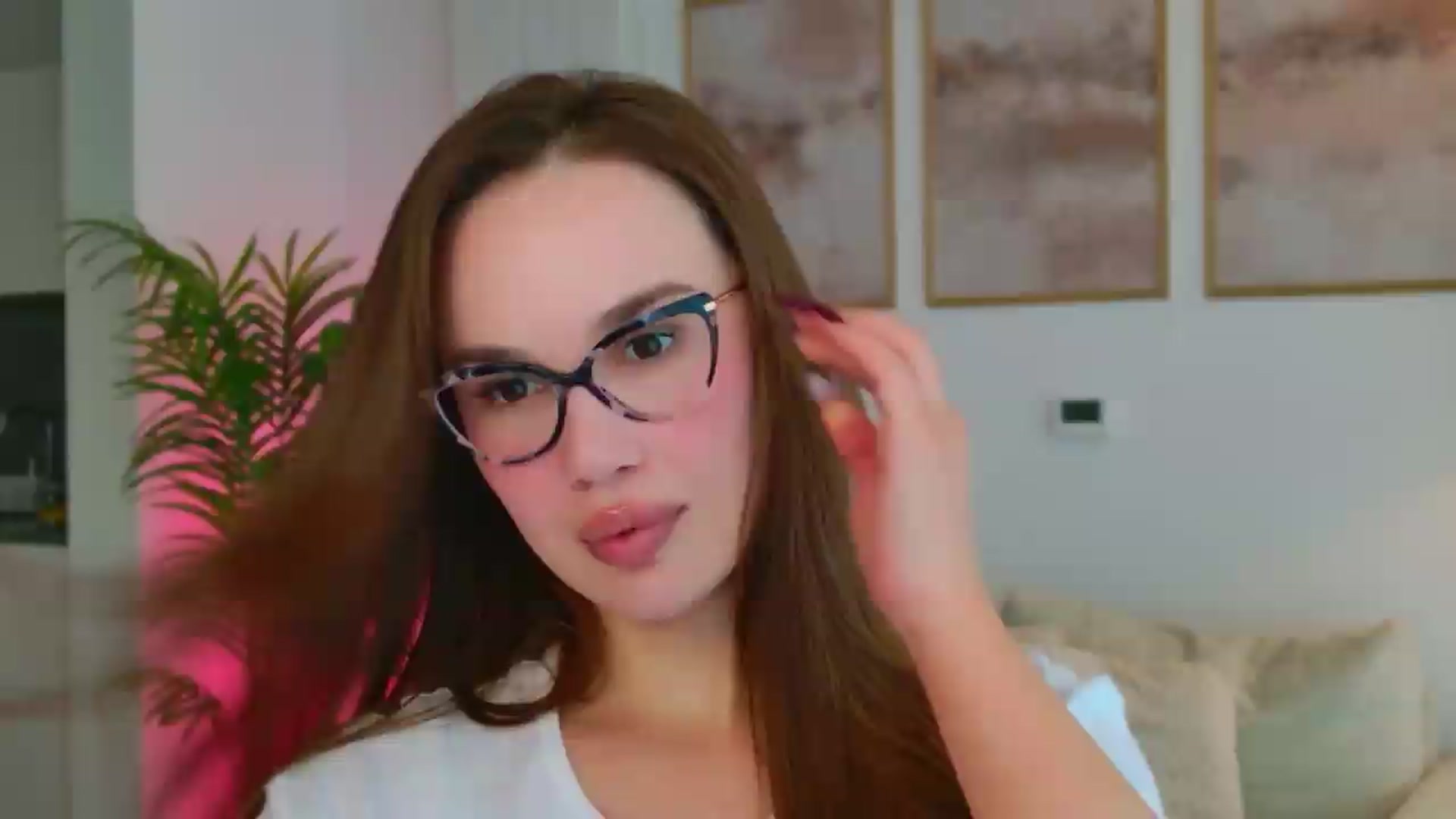 Gallery image thumbnail from XMirrabbellaX's myfreecams stream on, 05/13/2026, 16:08 image 1 of 20