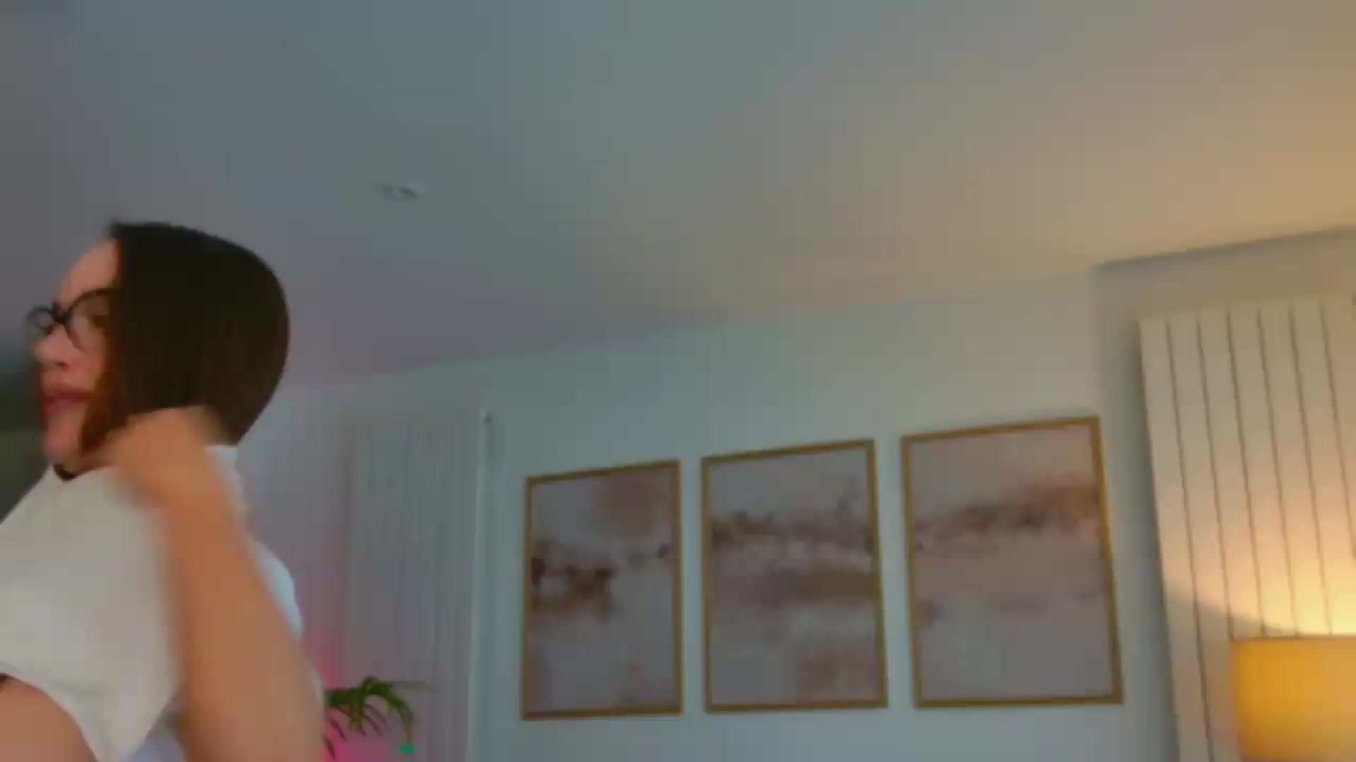 Gallery image thumbnail from XMirrabbellaX's myfreecams stream on, 05/13/2026, 16:08 image 15 of 20
