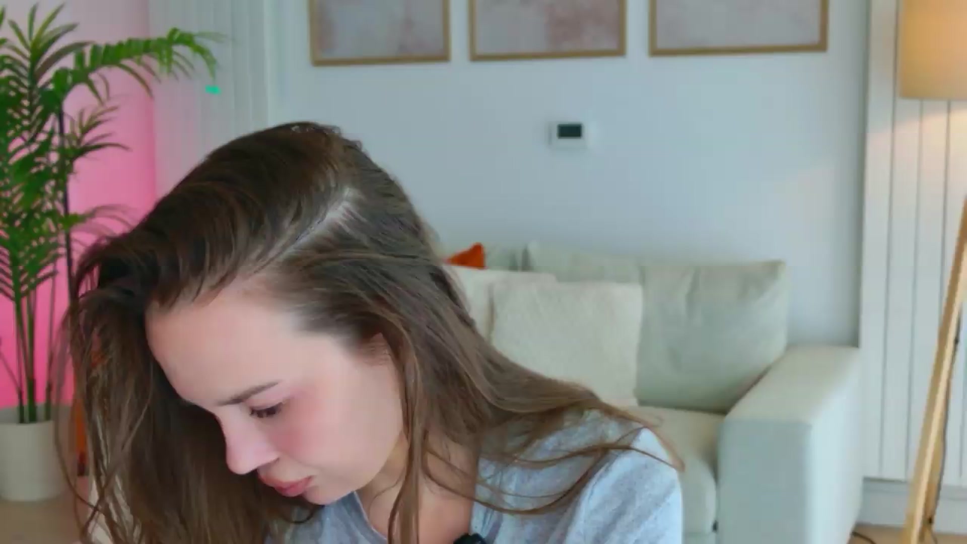 Gallery image thumbnail from XMirrabbellaX's myfreecams stream on, 05/14/2026, 13:27 image 15 of 20