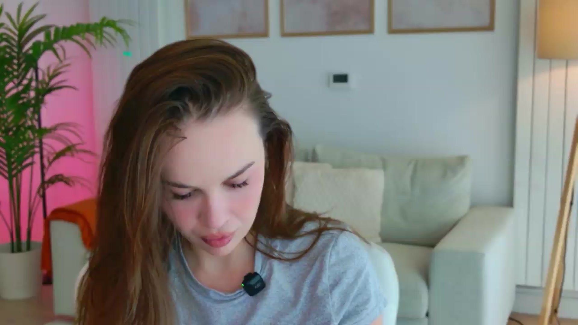 Gallery image thumbnail from XMirrabbellaX's myfreecams stream on, 05/14/2026, 13:27 image 12 of 20