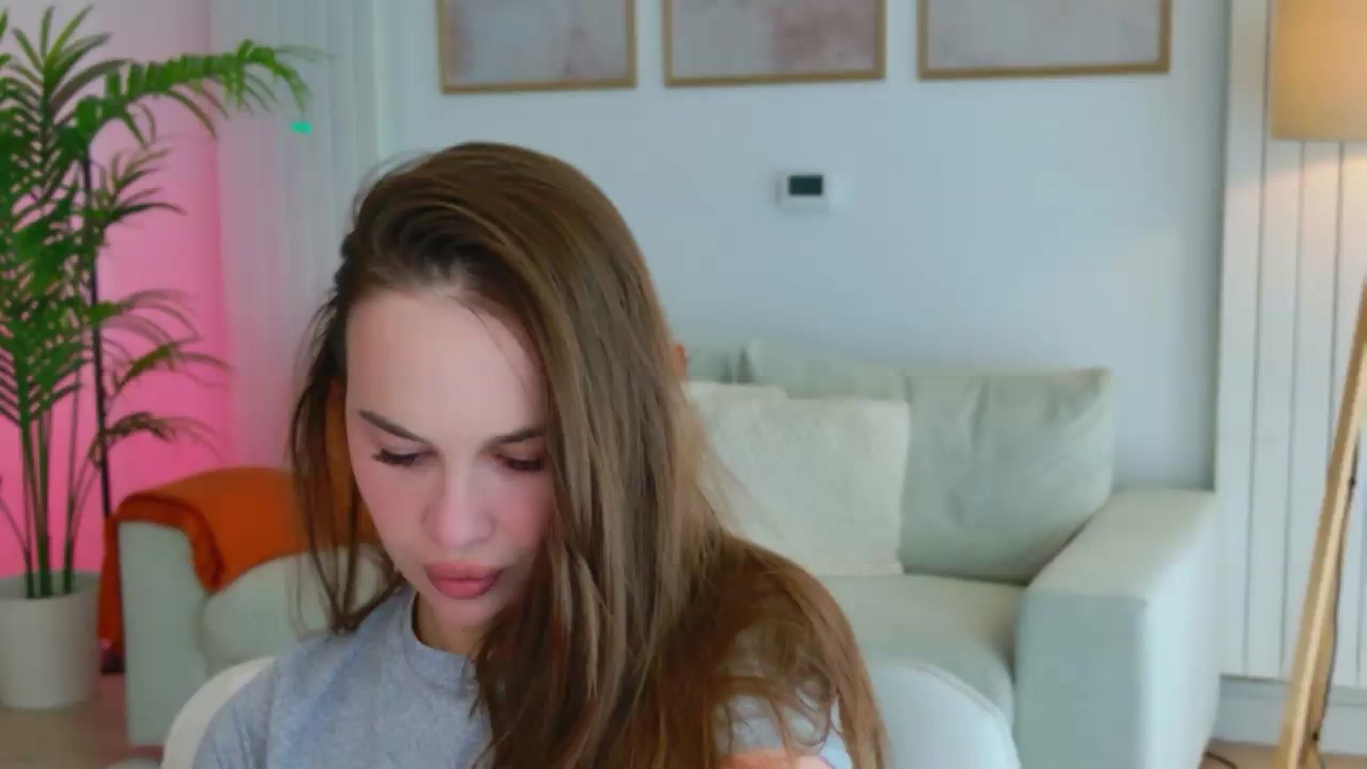 Gallery image thumbnail from XMirrabbellaX's myfreecams stream on, 05/14/2026, 13:27 image 18 of 20