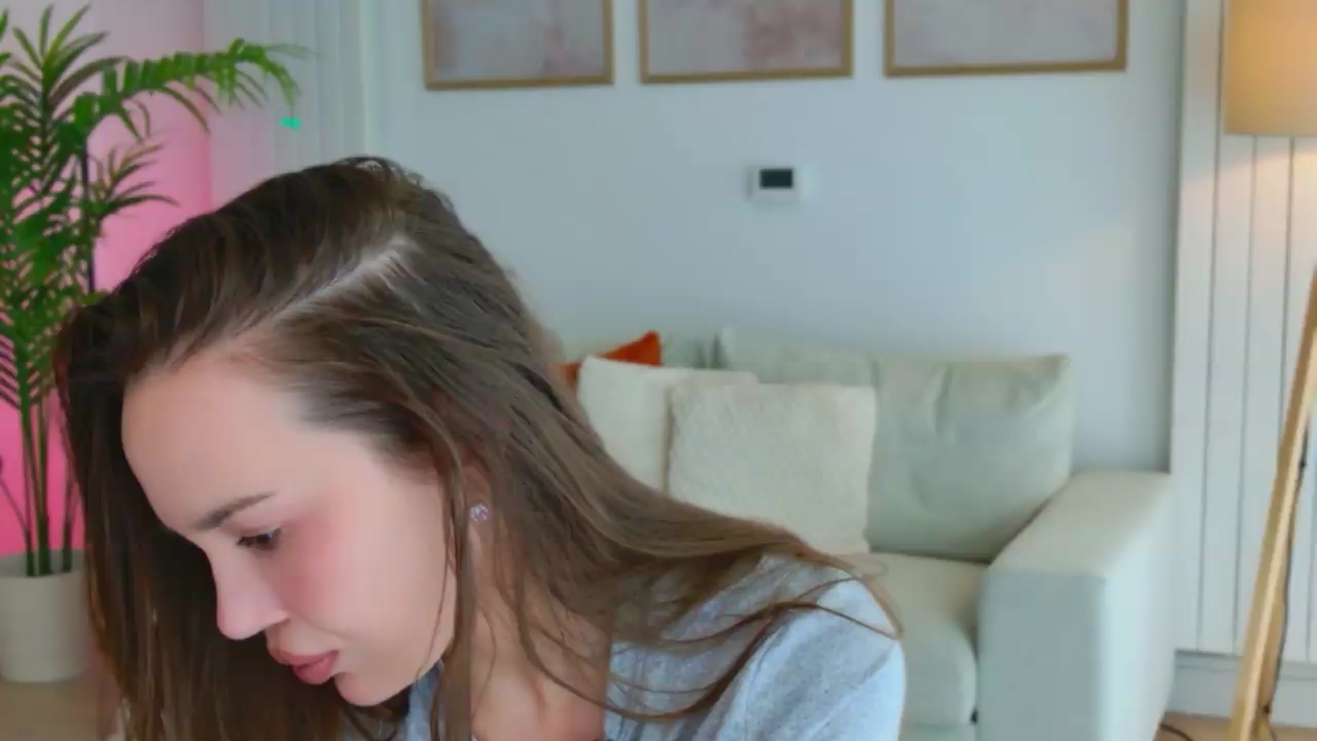 Gallery image thumbnail from XMirrabbellaX's myfreecams stream on, 05/14/2026, 13:27 image 16 of 20