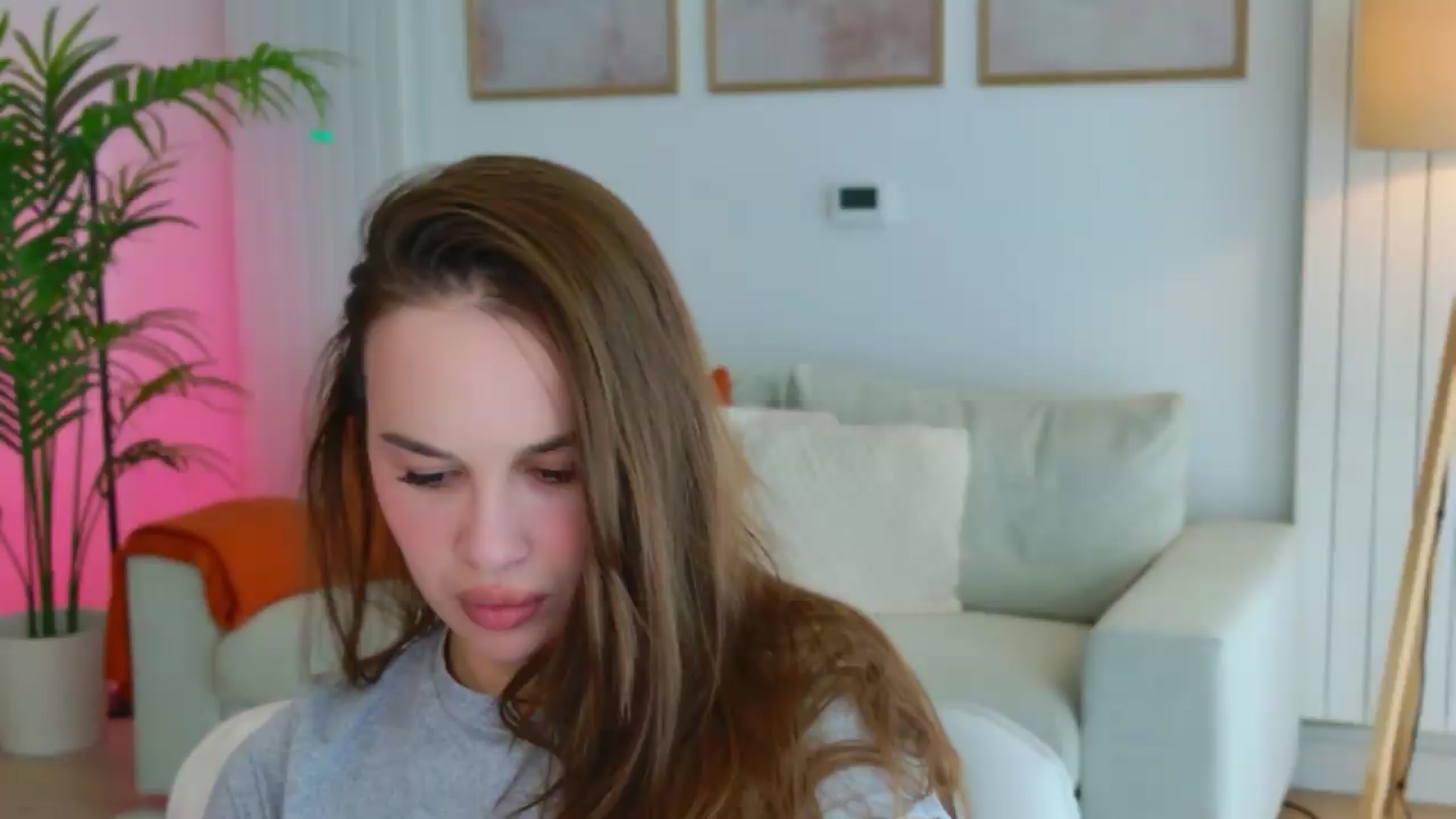 Gallery image thumbnail from XMirrabbellaX's myfreecams stream on, 05/14/2026, 13:27 image 19 of 20