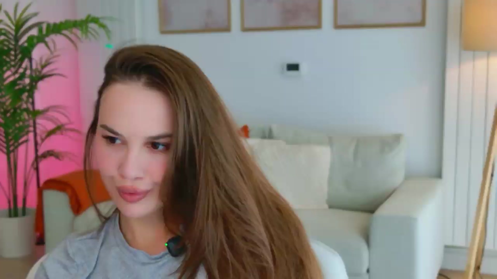 Gallery image thumbnail from XMirrabbellaX's myfreecams stream on, 05/14/2026, 13:27 image 17 of 20