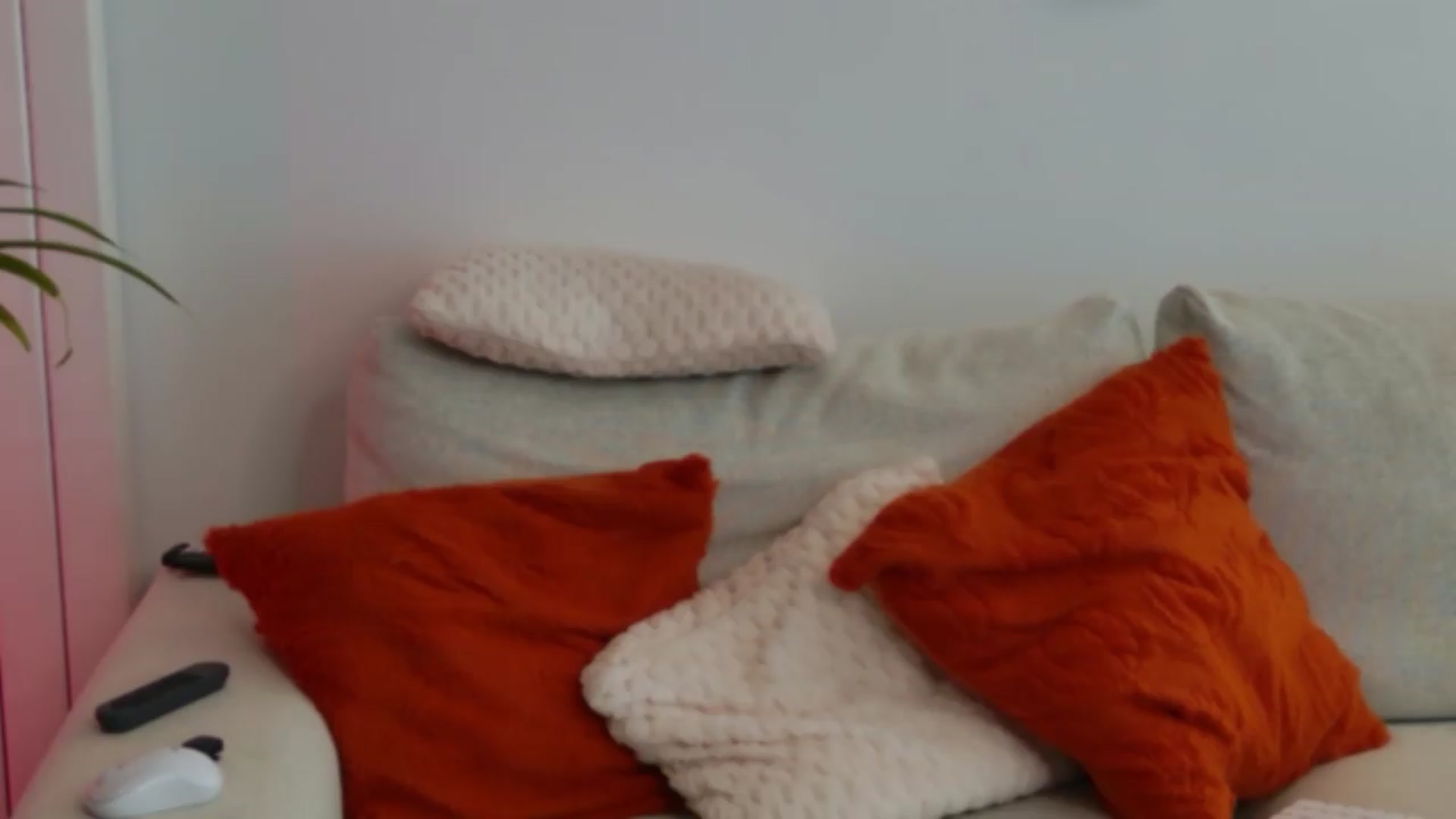Gallery image thumbnail from XMirrabbellaX's myfreecams stream on, 07/15/2026, 12:08 image 19 of 20