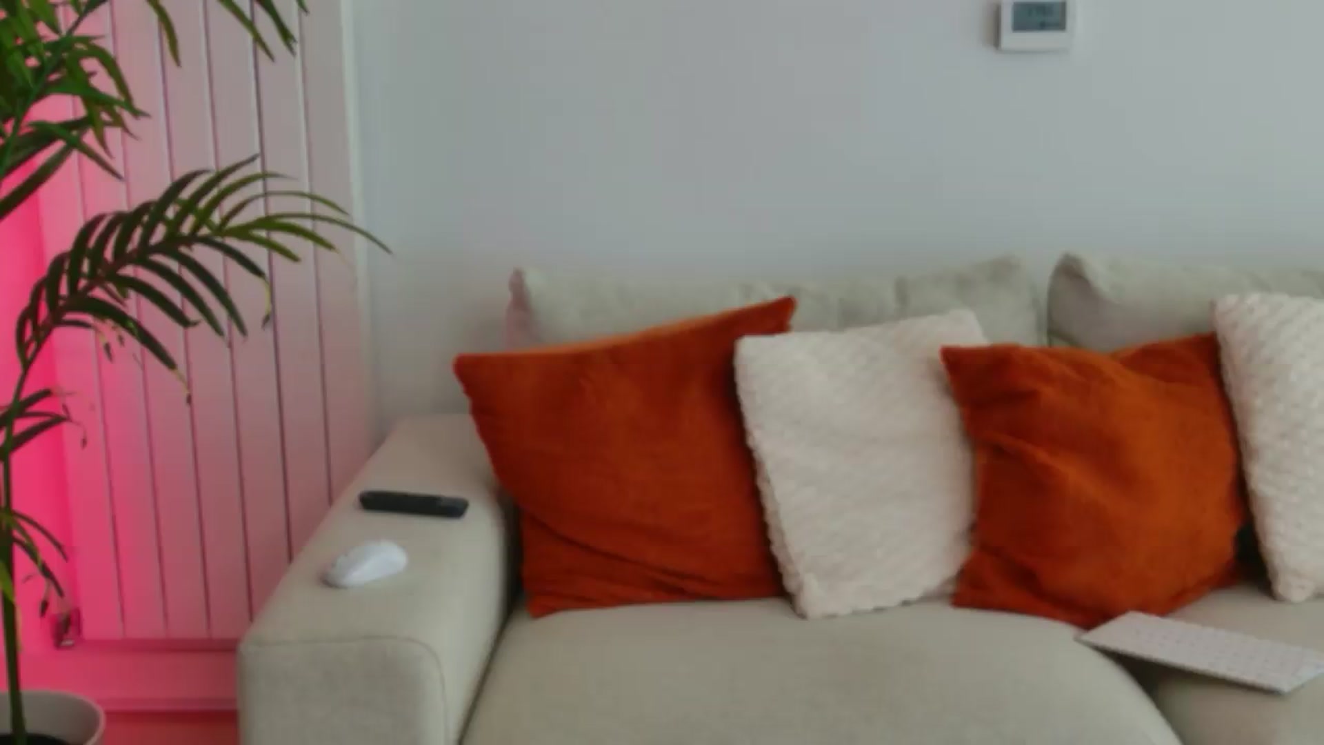 Gallery image thumbnail from XMirrabbellaX's myfreecams stream on, 08/04/2026, 14:06 image 8 of 20