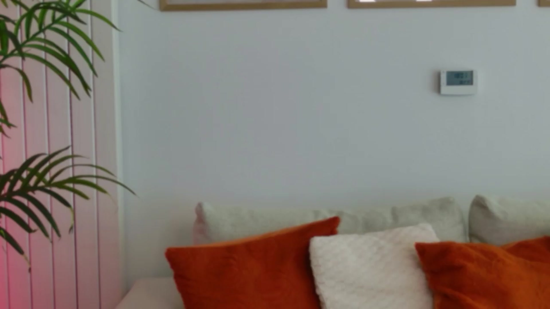 Gallery image thumbnail from XMirrabbellaX's myfreecams stream on, 08/04/2026, 14:06 image 13 of 20