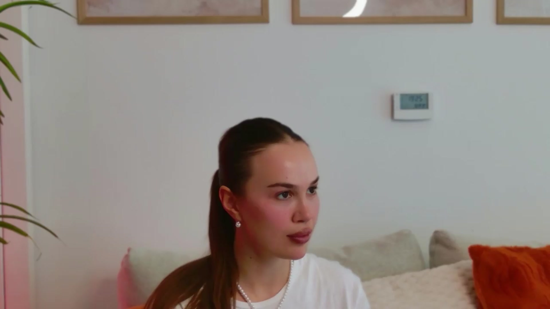 Gallery image thumbnail from XMirrabbellaX's myfreecams stream on, 08/05/2026, 15:20 image 20 of 20