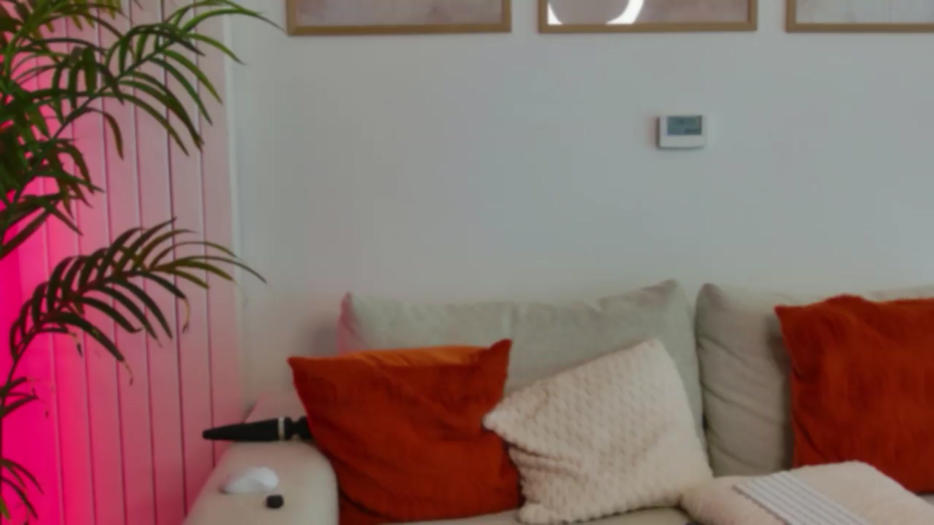 Gallery image thumbnail from XMirrabbellaX's myfreecams stream on, 08/06/2026, 16:39 image 12 of 20