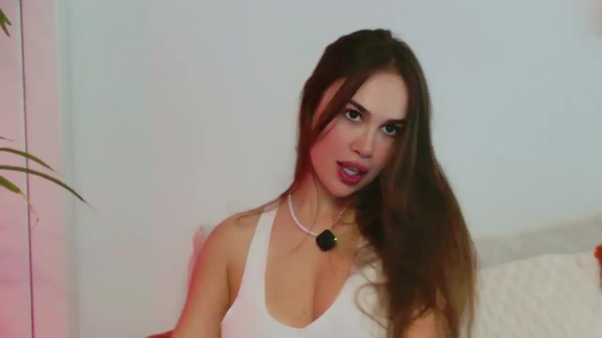 Gallery image thumbnail from XMirrabbellaX's myfreecams stream on, 08/13/2026, 18:21 image 16 of 20