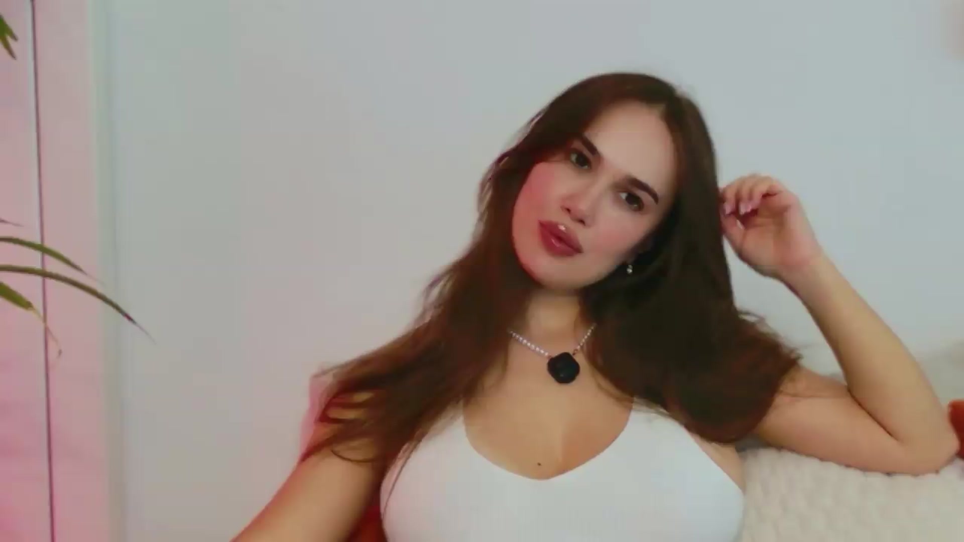 Gallery image thumbnail from XMirrabbellaX's myfreecams stream on, 08/13/2026, 18:21 image 19 of 20