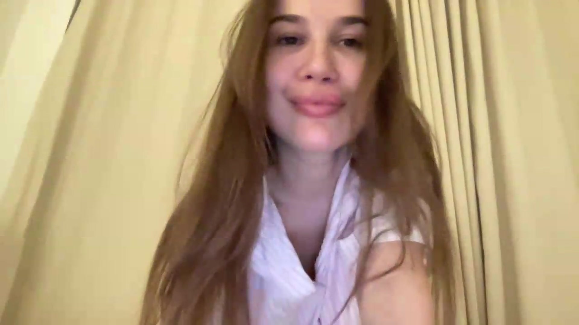 Gallery image thumbnail from XMirrabbellaX's myfreecams stream on, 08/17/2026, 23:20 image 8 of 20