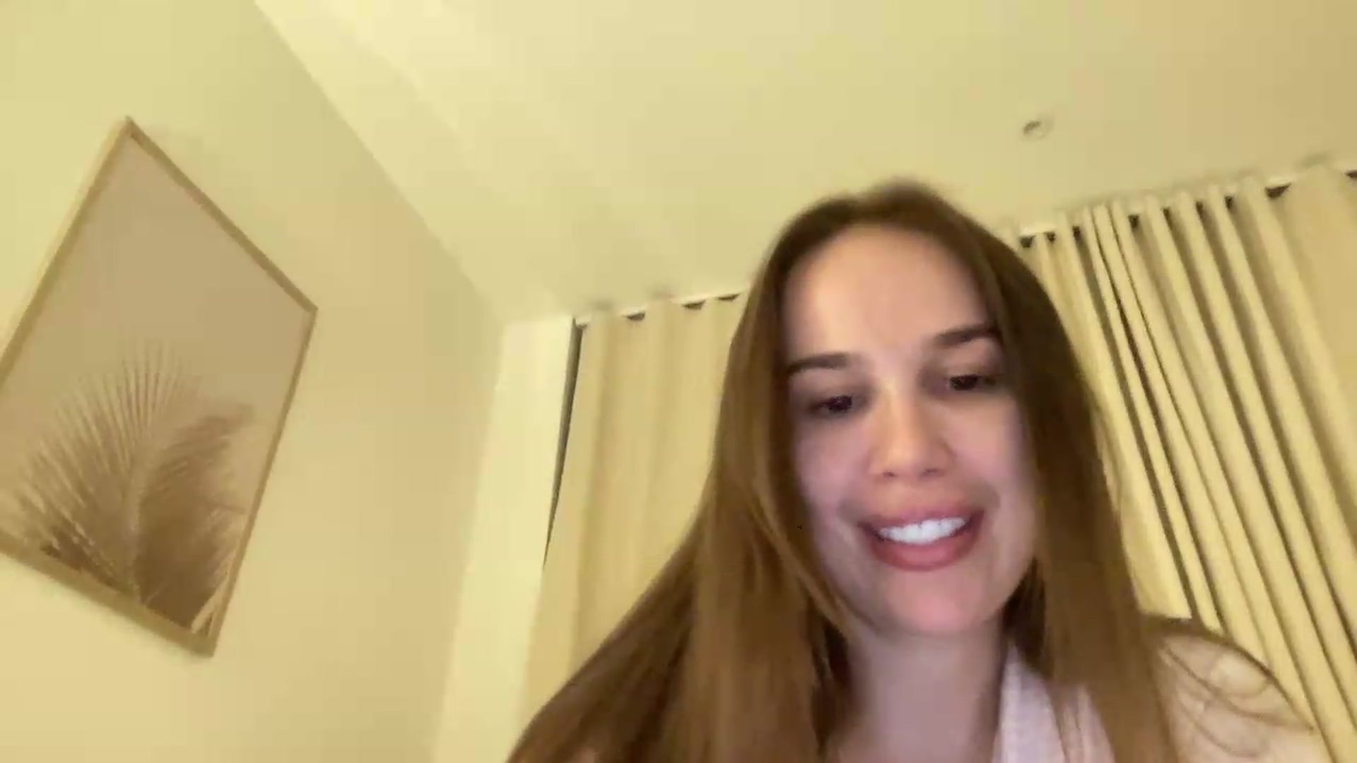 Gallery image thumbnail from XMirrabbellaX's myfreecams stream on, 08/17/2026, 23:20 image 19 of 20
