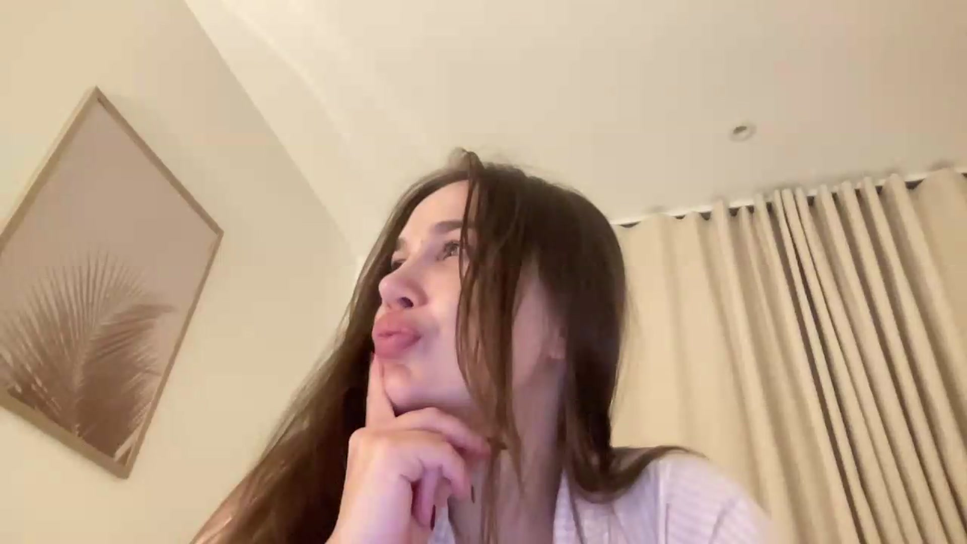 Gallery image thumbnail from XMirrabbellaX's myfreecams stream on, 08/17/2026, 23:20 image 17 of 20