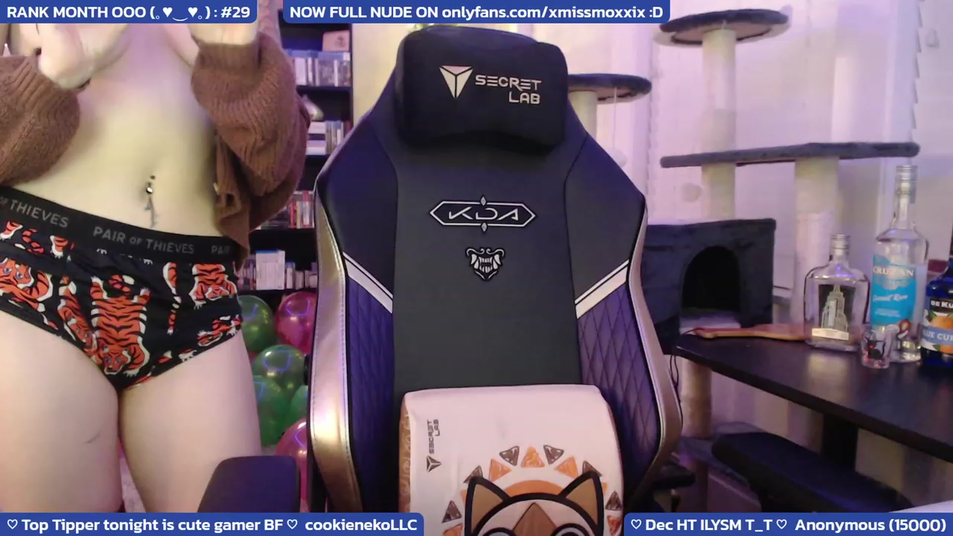 Gallery image thumbnail from XMissMoxxiX's myfreecams stream on, 12/04/2022, 06:16 image 9 of 20