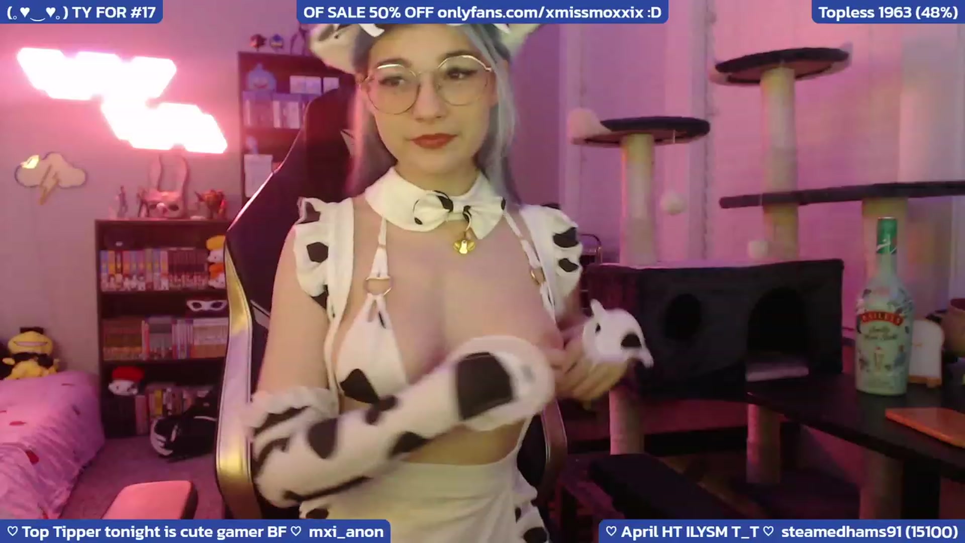 Gallery image thumbnail from XMissMoxxiX's myfreecams stream on, 04/07/2023, 05:01 image 14 of 20