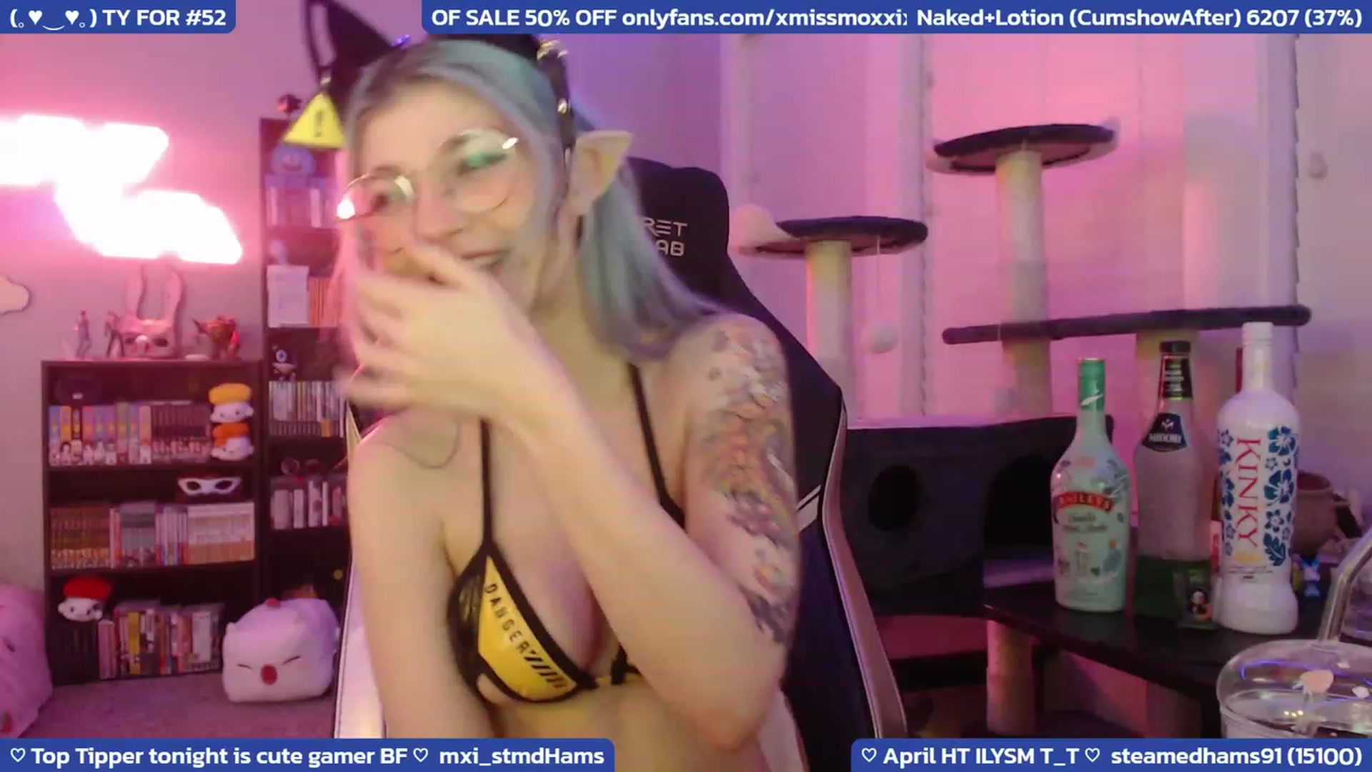 Gallery image thumbnail from XMissMoxxiX's myfreecams stream on, 04/13/2023, 05:27 image 17 of 20