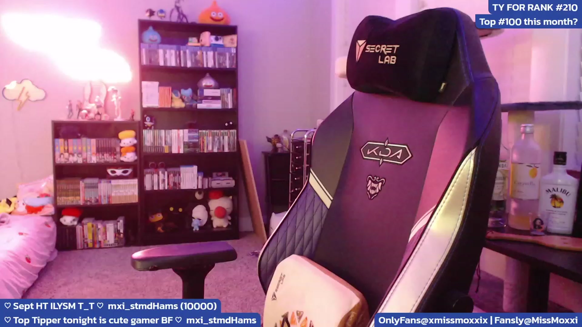 Gallery image thumbnail from XMissMoxxiX's myfreecams stream on, 09/16/2023, 05:58 image 8 of 20